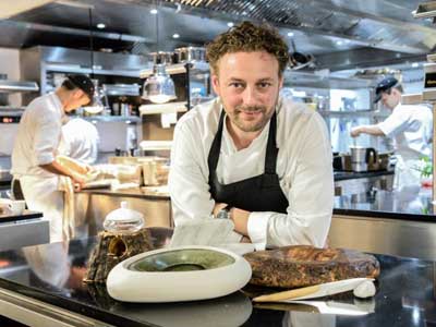 Skilled restaurantteam in the Gulf region