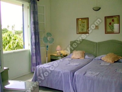 beach villa hibiscus room mauritius room view
Hibiscus Beach Villa bedroom. The villa consists of two air-conditioned bedrooms. There is a master bedroom with double bed with garden and sea view.
Keywords: Hibiscus Beach Villa, bedroom, air-conditioned, master, double, bed, garden, sea