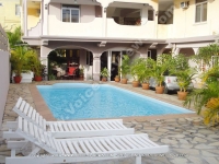 Filename=general_view_of_the_pool_and_its_sunbeds_summer_hotel.jpg
Filesize=137KiB
Dimensions=800x600
Date added=Aug 26, 2010 general_view_of_the_pool_and_its_sunbeds_summer_hotel.jpg