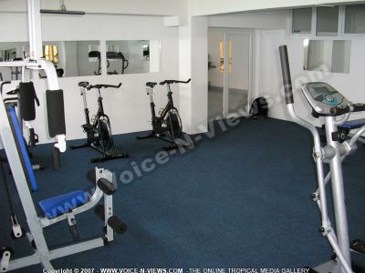 2 star hotel blue lagoon hotel gym
