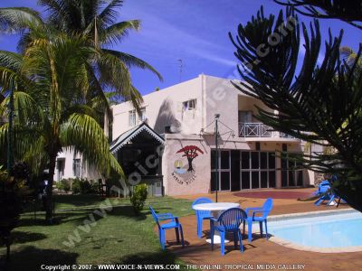2 star hotel le manisa hotel pool
