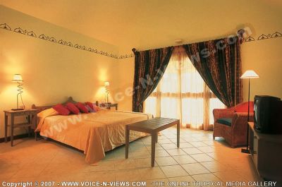 2 star hotel le sakoa hotel room
