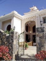 2_star_hotel_spice_garden_hotel_entrance.jpg
