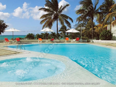 casuarina hotel mauritius sunbed and swimming pool and jacuzzi view
