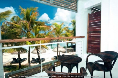 laguna beach hotel and spa mauritius room with balcony

