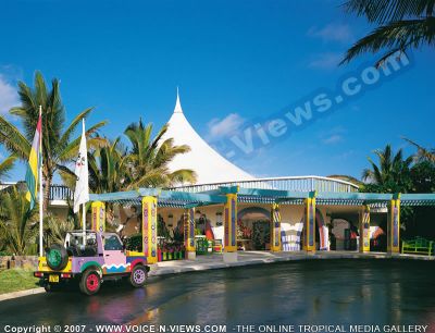 3 star hotel long beach resort entrance

