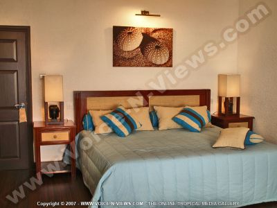 3 star the bay hotel suite
Room service is available from 07h00 to 23h00
For your comfort, a Minibar is refreshed every day with alcoholic beverages and non-alcoholic beverages.
