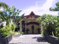 Filename=3_star_hotel_pearl_beach_hotel_entrance.jpg
Filesize=141KiB
Dimensions=800x600
Date added=Jun 11, 2007 3_star_hotel_pearl_beach_hotel_entrance.jpg