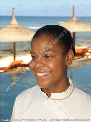 le recif hotel mauritius waitress
