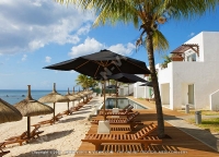 Filename=le_recif_hotel_mauritius_side_view.jpg
Filesize=177KiB
Dimensions=800x576
Date added=Feb 05, 2009 le_recif_hotel_mauritius_side_view.jpg