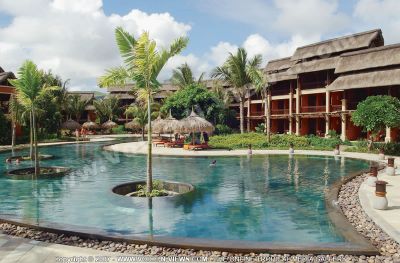4 star heritage awali golf & spa resort pool
The 4*Heritage Awali swimming pool. The swimming pool is awesome. There are pebbles around the edge of the pool and palm trees are built in the swimming pool. There are kiosks and sunbeds around the edge of the pool and the bungalows look out onto the pool.
Keywords: 4*hotel, swimmimng pool, palm trees, pebbles, bungalows, kiosks, sunbeds