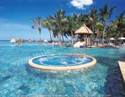4 star hotel la pirogue hotel pool
