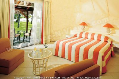 4 star hotel la pirogue hotel room
