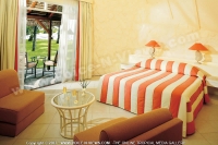 Filename=4_star_hotel_la_pirogue_hotel_room.jpg
Filesize=96KiB
Dimensions=800x532
Date added=Jun 11, 2007 4_star_hotel_la_pirogue_hotel_room.jpg