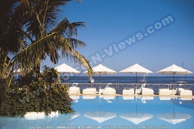 4 star hotel maritim hotel pool
