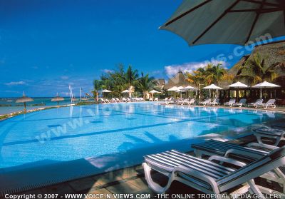 4 star hotel sands resort hotel pool
The vital hotel facilities are arranged around the swimming pool where at daytime, the hotel guests may enjoy a beautiful view over the lagoon with the landmark ?Ǩ?Le Morne Brabant Mountain?Ǩ in the background. In the evenings, beautiful sunsets add to a romantic atmosphere at dinner time.

