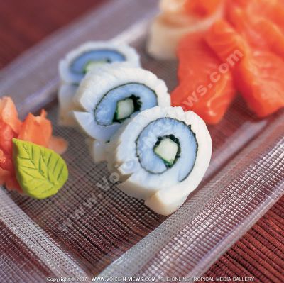 5 star hotel le touessrok resort calamari sashimi roll
