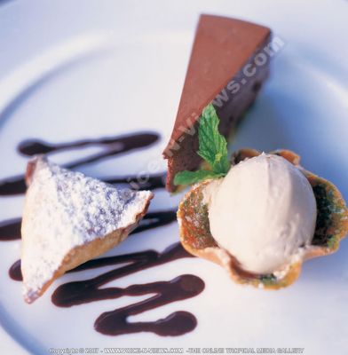 5 star hotel le touessrok resort chocolate mouse cake and chocomosa
