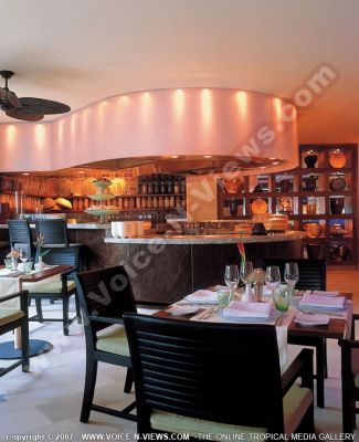 5 star hotel  le touessrok resort restaurant
