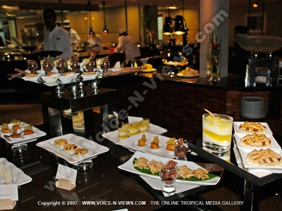 les pavillons hotel mauritius buffet at  the restaurant
