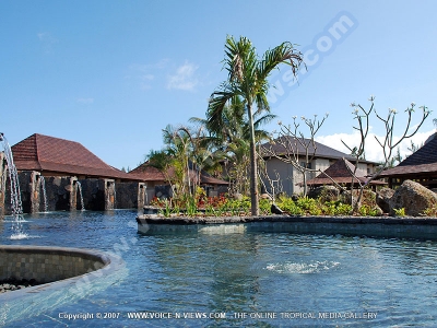 les pavillons hotel mauritius swimming pool view
