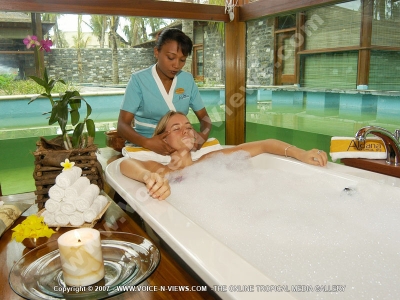 movenpick resort and spa mauritius young lady having facial massage at aldana spa
