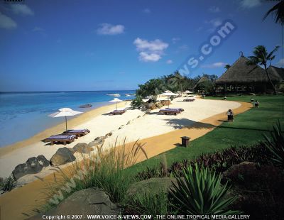 5 star hotel the oberoi beach
