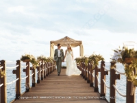 5_star_hotel_shanti_maurice_wedding_couple_jetty.jpg