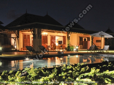 tamarina golf spa and beach club mauritius villas at night
