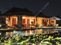 tamarina_golf_spa_and_beach_club_mauritius_villas_at_night.jpg