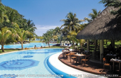 le canonnier hotel mauritius le kiosk and swimming pool
