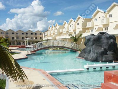 apartment latanier mauritius general view
Latanier Apartment general view. All the apartments are pool facing. There is a bridge over the swimming pool. Les Lataniers apartments are located on the West coast of the island in the hectic village of Flic en Flac.
Keywords: Latanier Apartment, general view, swimming pool, palm trees, bridge, west, coast, village, Flic en Flac