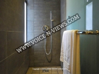 mauritius-apartments-pereybere-shower.jpg