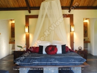 Filename=general_of_a_king_size_bedroom_of_premium_mountain_chalets_chamarel_mauritius_ref_159.JPG
Filesize=125KiB
Dimensions=800x600
Date added=Sep 01, 2010 general_of_a_king_size_bedroom_of_premium_mountain_chalets_chamarel_mauritius_ref_159.JPG