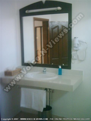 mauritius villa la gaulette ref 168 bathroom with mirror
