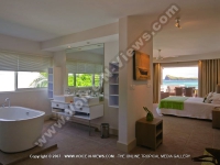 Filename=superior_penthouse_apartments_cap_malheureux_ref_94_bathroom_with_bathtun_and_bedroom.jpg
Filesize=84KiB
Dimensions=800x600
Date added=Aug 04, 2010 superior_penthouse_apartments_cap_malheureux_ref_94_bathroom_with_bathtun_and_bedroom.jpg