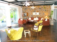 Filename=beach_villa_patricia_mauritius_living_room_and_balcony_view.jpg
Filesize=118KiB
Dimensions=800x600
Date added=Feb 27, 2008 beach_villa_patricia_mauritius_living_room_and_balcony_view.jpg