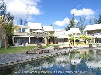 white oak villa mauritius swimming pool and general view
