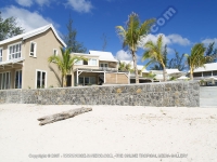 Filename=white_oak_villa_mauritius_front_view_from_the_beach.jpg
Filesize=151KiB
Dimensions=800x600
Date added=Apr 03, 2009 white_oak_villa_mauritius_front_view_from_the_beach.jpg