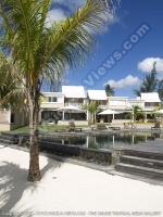 Filename=white_oak_villa_mauritius_swimming_pool_view.jpg
Filesize=180KiB
Dimensions=600x800
Date added=Apr 03, 2009 white_oak_villa_mauritius_swimming_pool_view.jpg