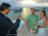 Filename=wedding_in_mauritius_peterson_wedding_at_mont_choisy_beach_during_ceremony.jpg
Filesize=145KiB
Dimensions=800x600
Date added=Mar 30, 2011 wedding_in_mauritius_peterson_wedding_at_mont_choisy_beach_during_ceremony.jpg