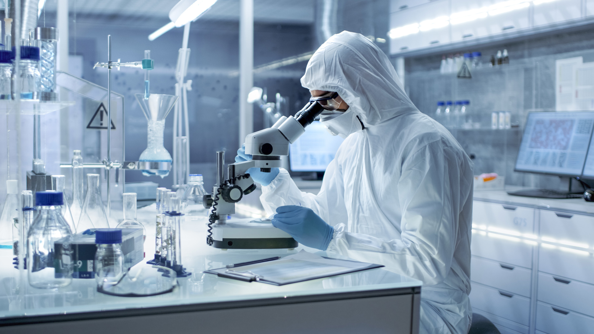 NuAire CO₂ Incubators & Biosafety Cabinets